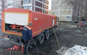 В Ульяновске дорожники продолжают чистить ливне...