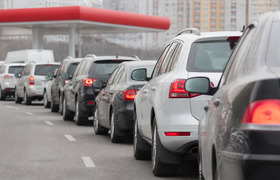 Отмену лимита на продажу топлива прорабатывают ...