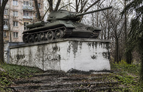 Ветераны танкового училища добиваются референду...