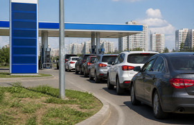 В Ульяновске сохраняются очереди на АЗС и переб...