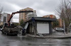 В Заволжье уберут самовольный киоск у остановки