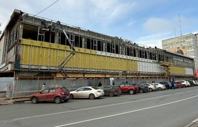 Кирпичный парапет ульяновского ЦУМа едва не рух...