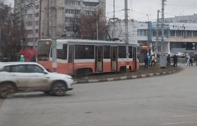 В Ульяновске трамвай №22 сошел с рельс на Пушка...